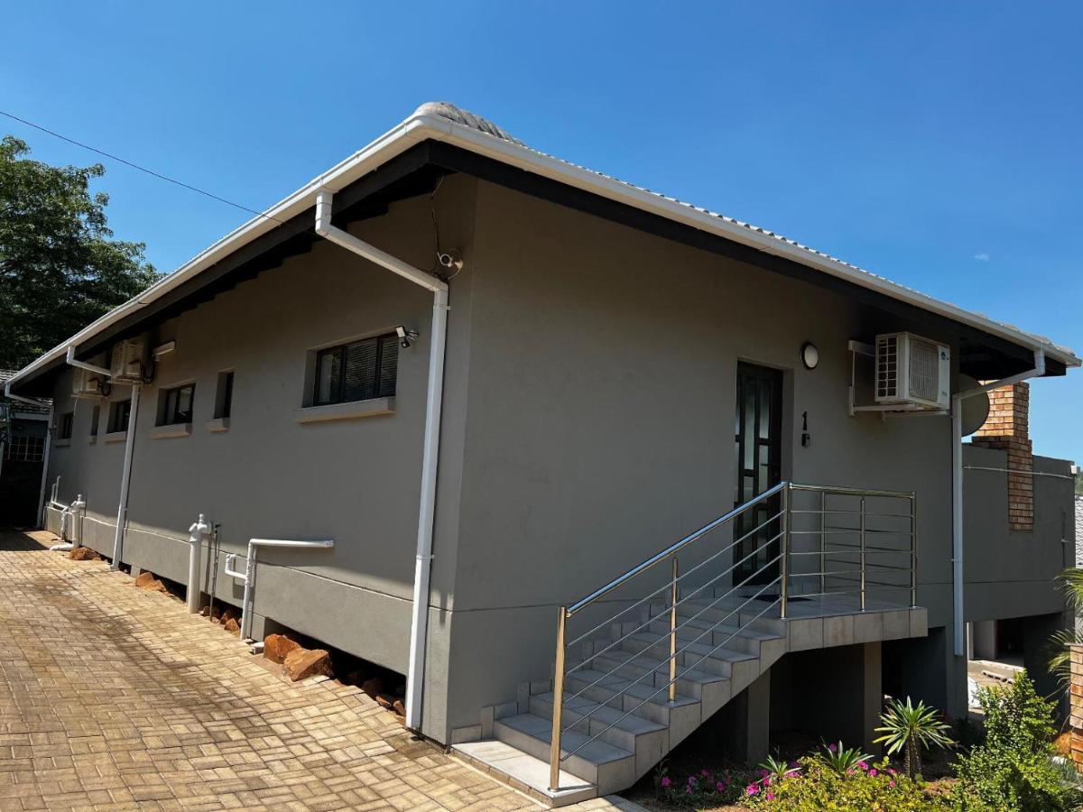 Moya-Sky Apartment Komatipoort Exterior photo