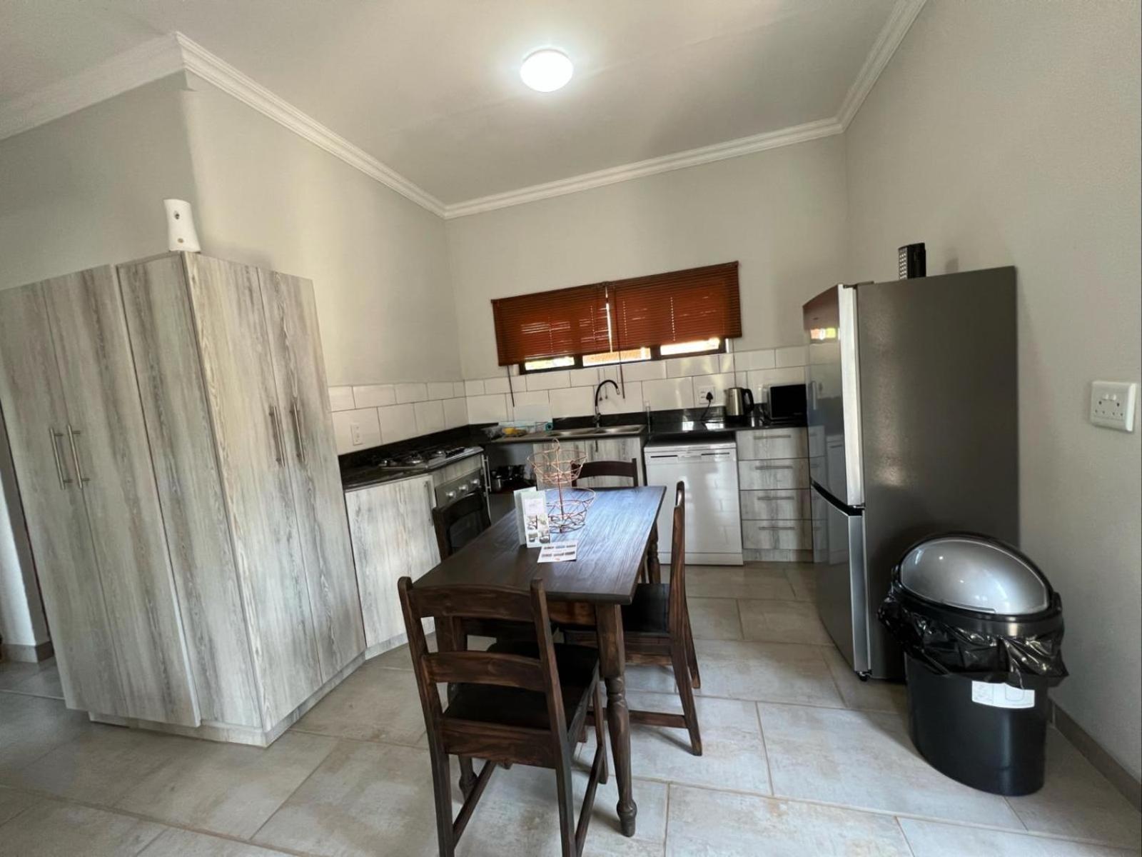 Moya-Sky Apartment Komatipoort Room photo